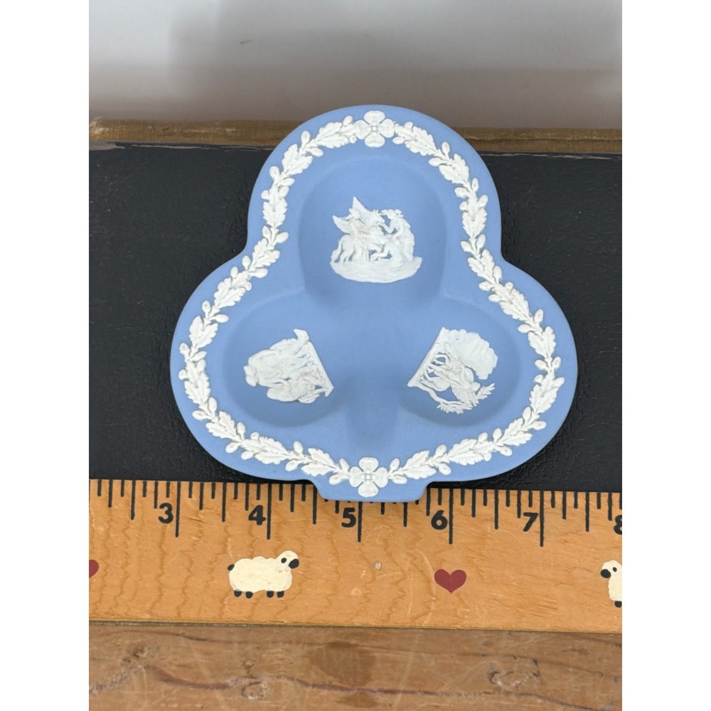 Wedgwood‎ Jasperware Blue Trinket Dish Club Shape Neoclassical Clover England
